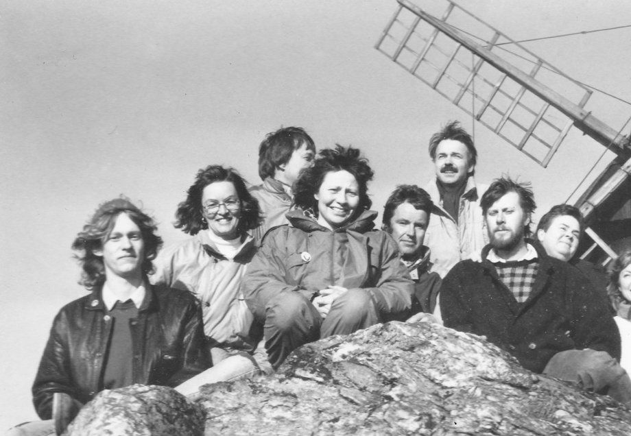 Jag tog själv bilden 13/4 1988 i Fiskebäckskil med hjälp av kamerans självutlösare...hann precis klättra upp och ställa mig längst bak innan bilden på min analoga kamera knäpptes. Från vänster: Holger Sjöstrand, Kerstin Rosenberg, Martin Nilsson, Susanne Baden, Bo Ferm, jag, Jan Linnér, Marie-Louise Henriksson och Mona Jönsson. 